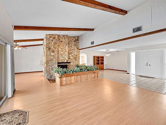 5th image of 1291 NW 99th Avenue