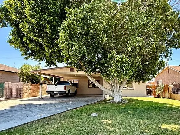 857 W Holt Ave, El Centro, CA 92243