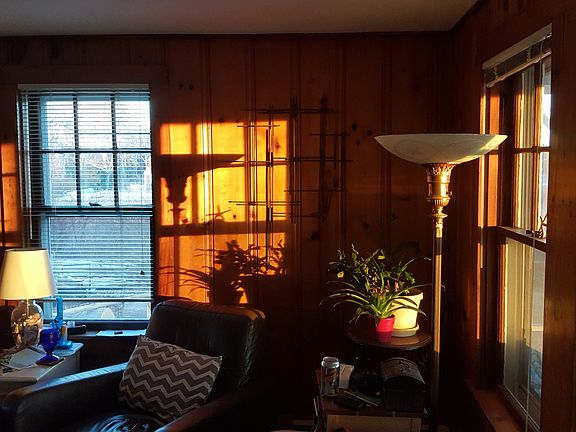 3rd image of 398 Edgewater Dr W