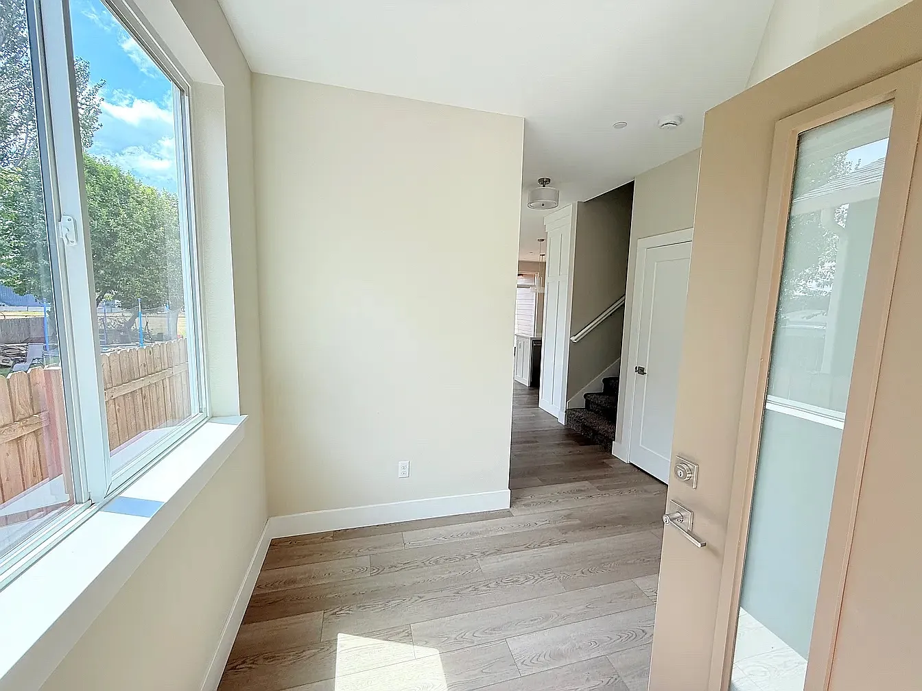 3 bed, 2.5 bath, 1500 sqft, $2,400 — Photo 2