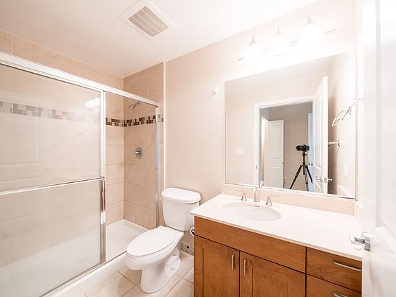 3rd image of 475 Redwood St #103-1