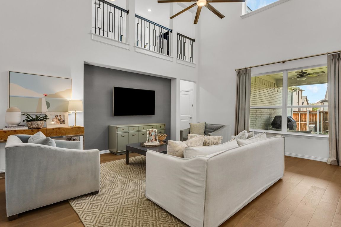 next background image