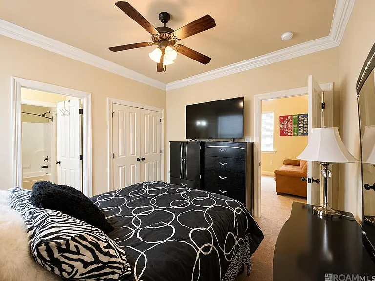 9430 Magnolia Crossing Dr — Photo 25