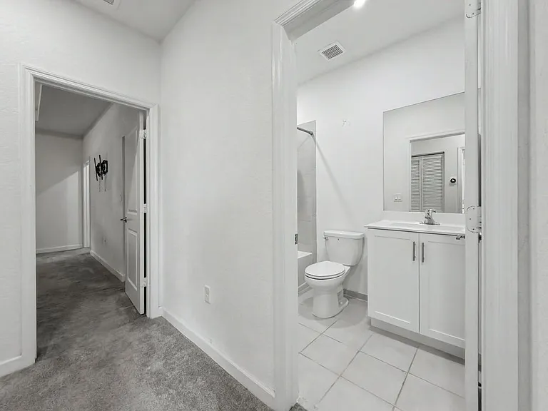 2644 SE 15th Ct #2644 — Photo 6