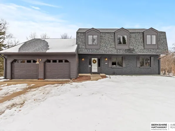 16522 Dorcas St, Omaha, NE 68130