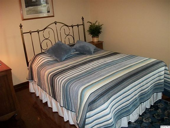 Home for Sale in Quincy, IL $132,000