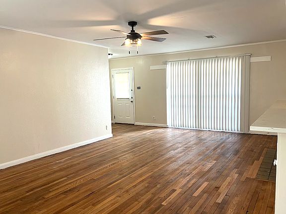 4th image of 1307 Bonham Dr