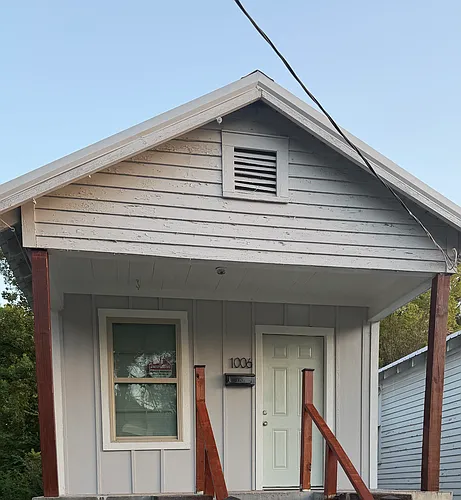 1006 Julia St Photo 1