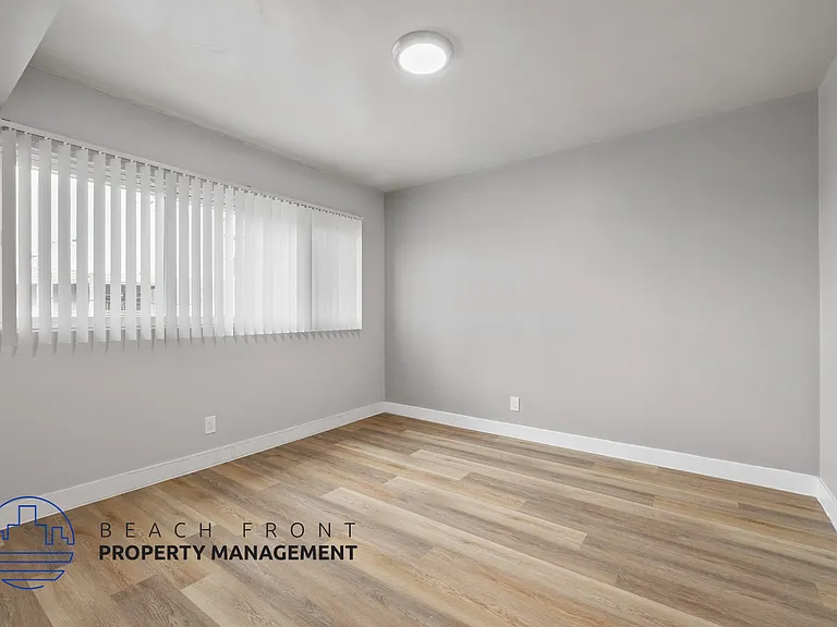211 E Tamarack Ave — Photo 12