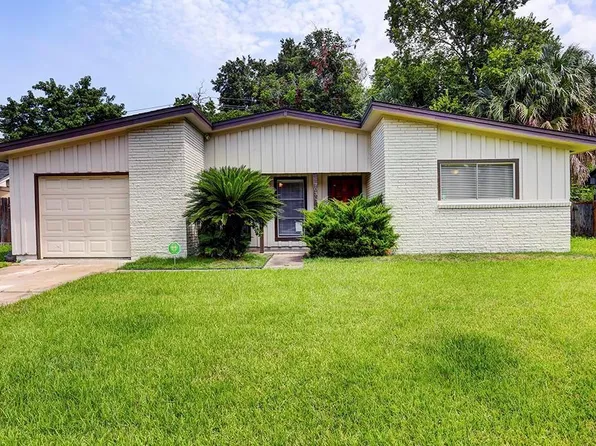 7030 Neff St, Houston, TX 77074