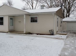 30 Aspen Ln, Carpentersville, IL