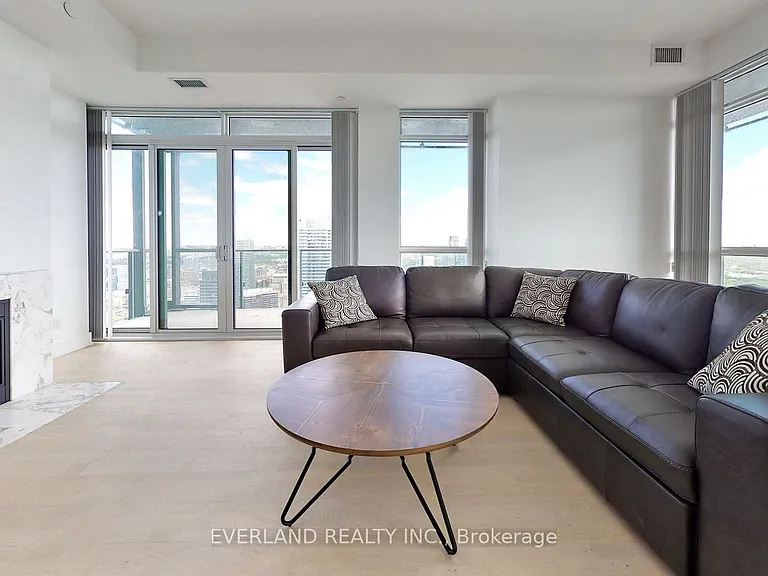 7 Grenville St #6105 — Photo 9