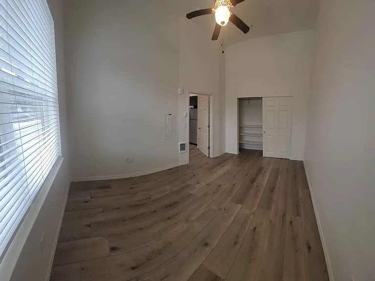 Clark Apartments — Photo 36