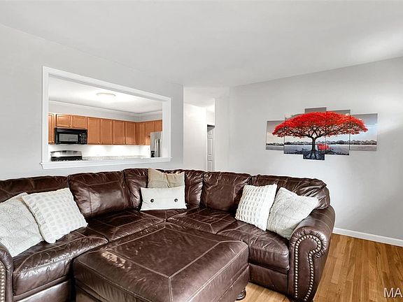 5th image of 2109 Centurion Dr