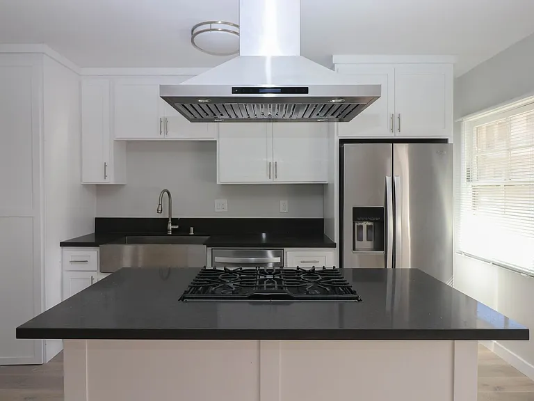 1026 Ximeno Ave — Photo 4