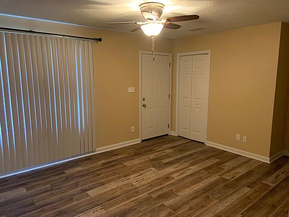 2nd image of 916 Sharon Dr