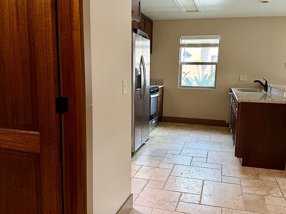 4th image of 800 W Main St #1