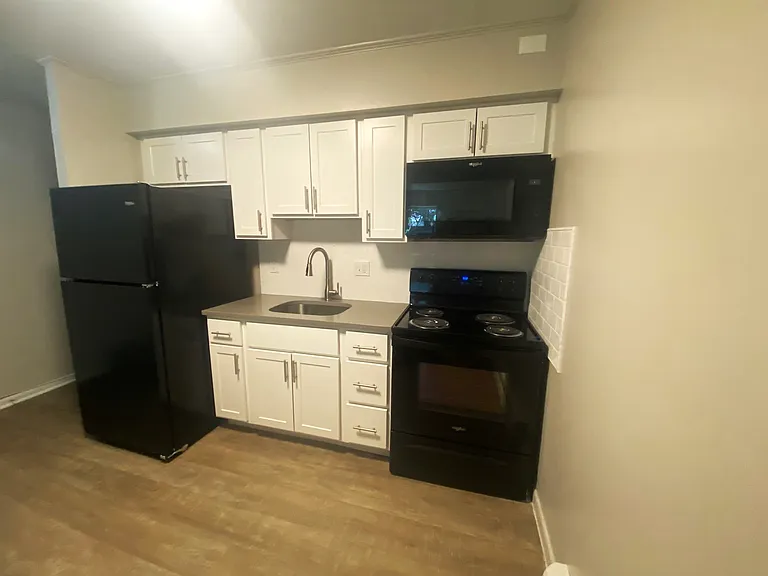 1118 Lafayette Ave — Photo 3