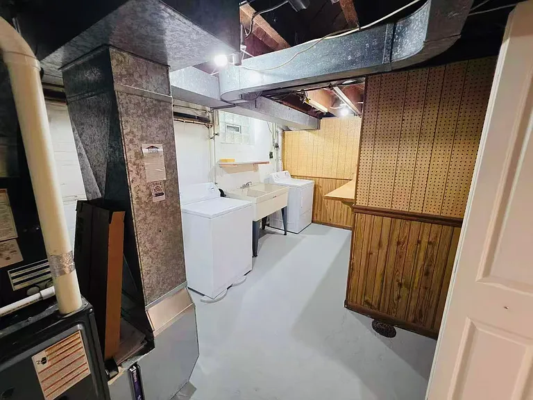 915 Liberty St — Photo 26