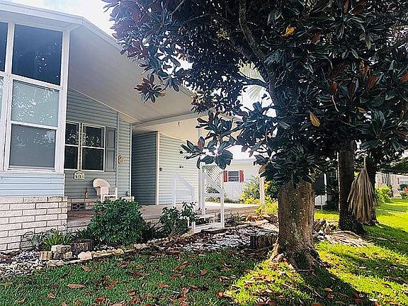 3rd image of 129 S Lake Dr