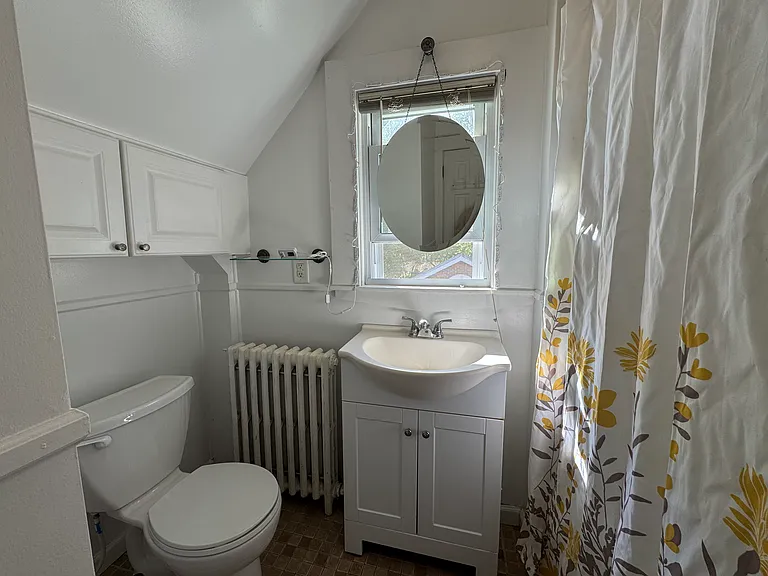 646 Main St #2 — Photo 11