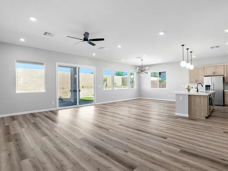 6323 Zephyr Ct — Photo 10