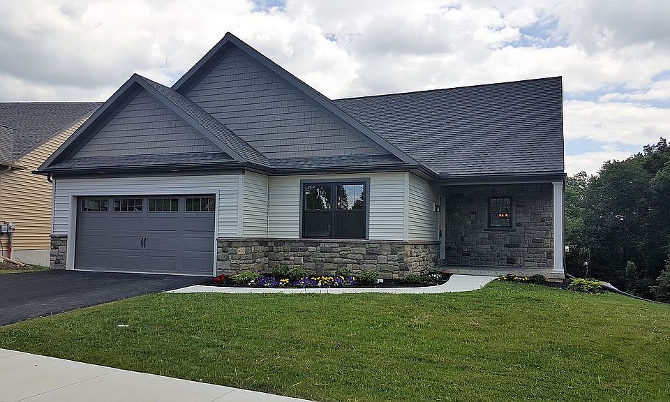 1st image of 475 Hamilton Ct