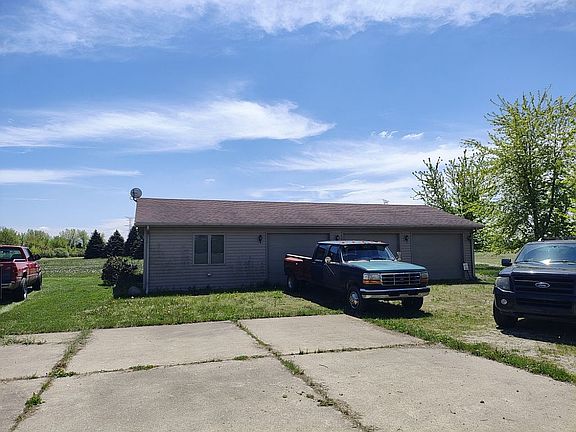Detached Garage