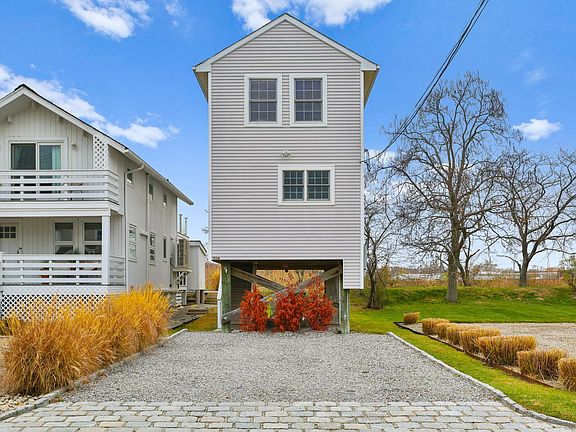 3rd image of 1235-1236 Fairfield Beach Road