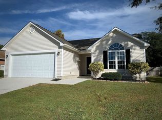 303 Whirlaway Blvd, Sneads Ferry, NC 28460