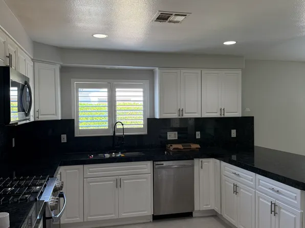 32790 Aurora Vista Rd, Cathedral City, CA 92234