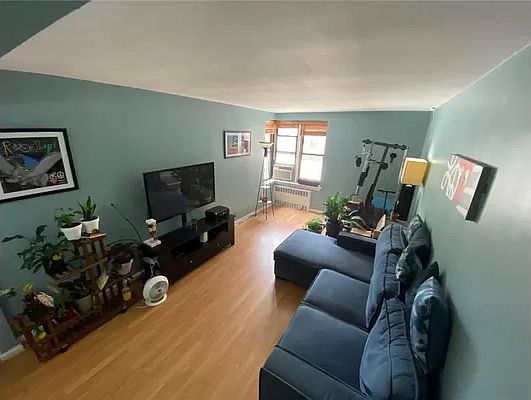 2nd image of 2220 Burnett St APT 1J