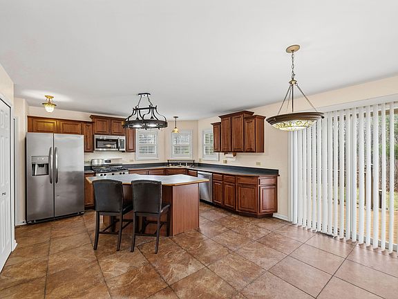4th image of 7383 Emerson Ct