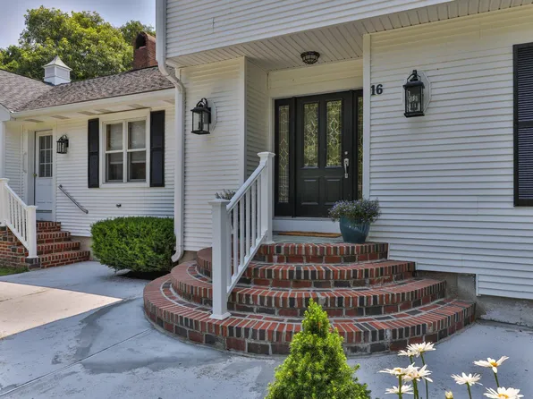 16 Robin Road, Sandwich, MA 02563