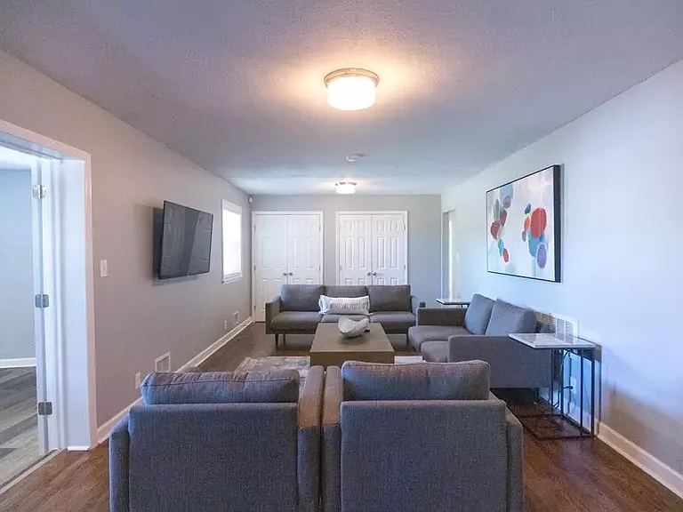 614 Camellia St NE — Photo 16