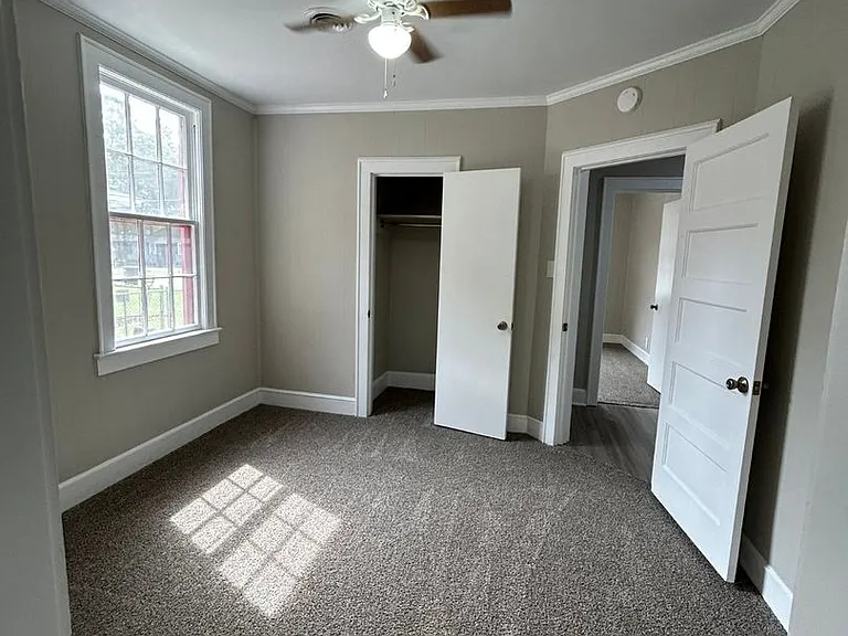 411 E Charlotte Ave — Photo 12