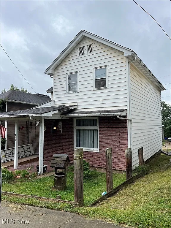 739 Avondale St photo 1