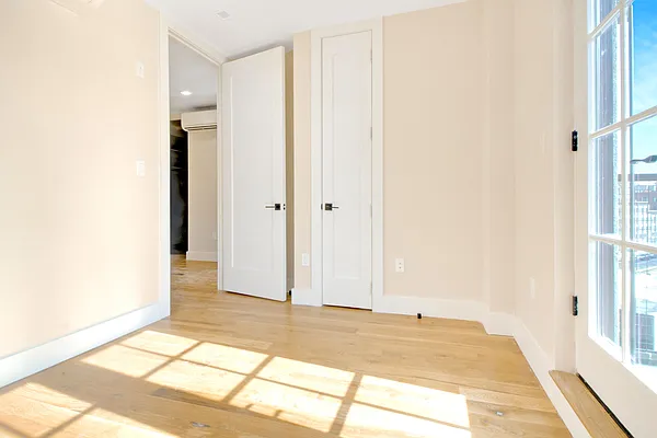 Rented by EXR | media 11