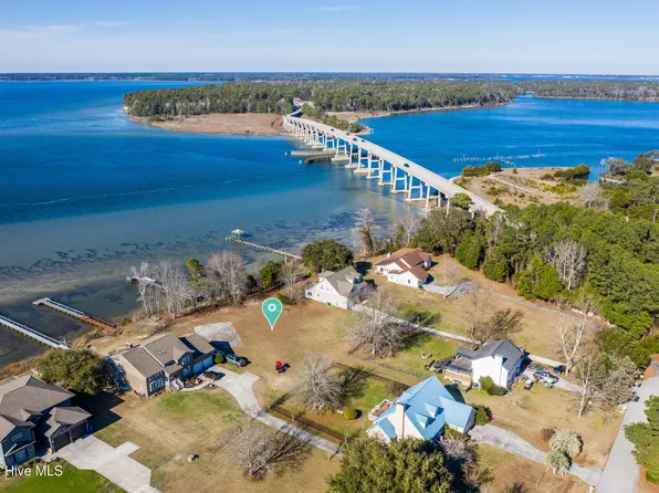 122 Gemstone Drive, Sneads Ferry, NC 28460