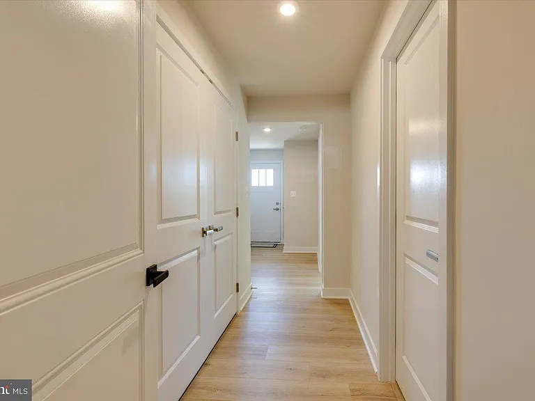 9390 Tanfield Dr — Photo 8
