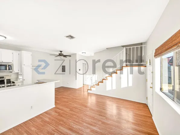 68 Maegan Pl APT 7, Thousand Oaks, CA 91362