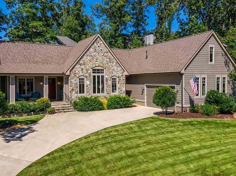 1st image of 212 Abenaki Way
