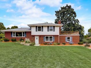 5760 S 121st St, Hales Corners, WI 53130