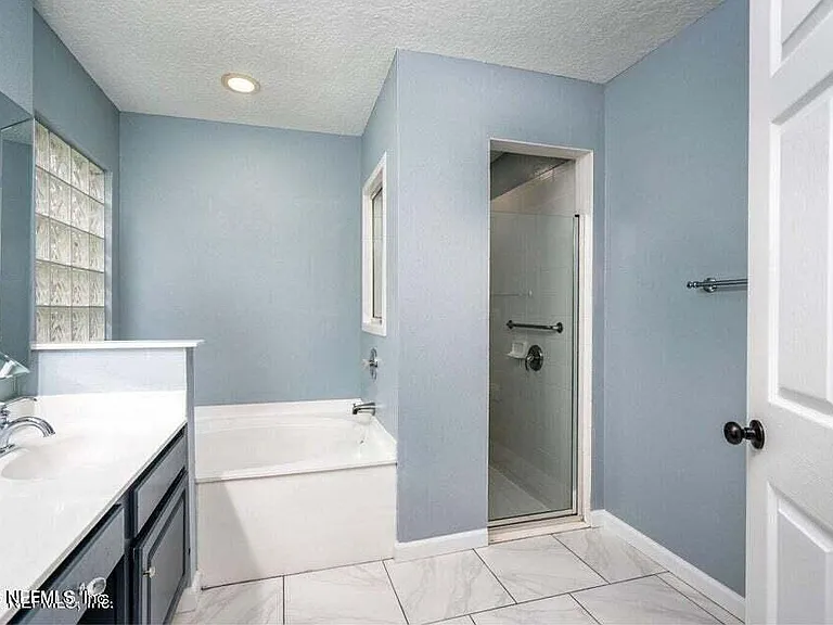 7820 Deerwood Point Ct — Photo 21