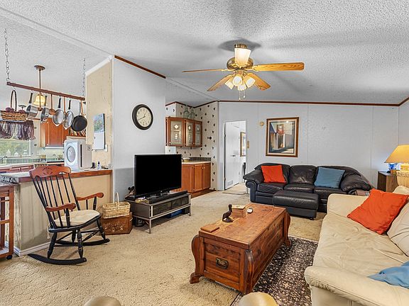 5th image of 439 Slayden Dr