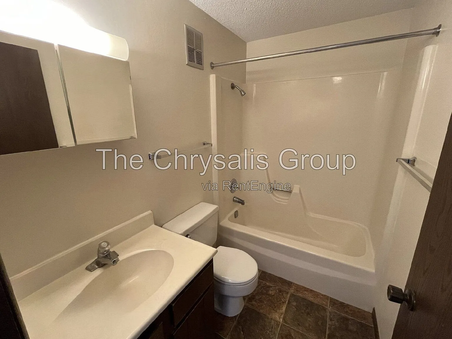 1 bed, 1.0 bath, $800 — Photo 4
