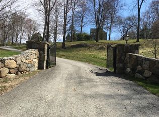 101 N Salem Rd, Katonah, NY 10536