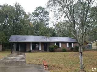 224 Pointe South Dr, Hinesville, GA 31313