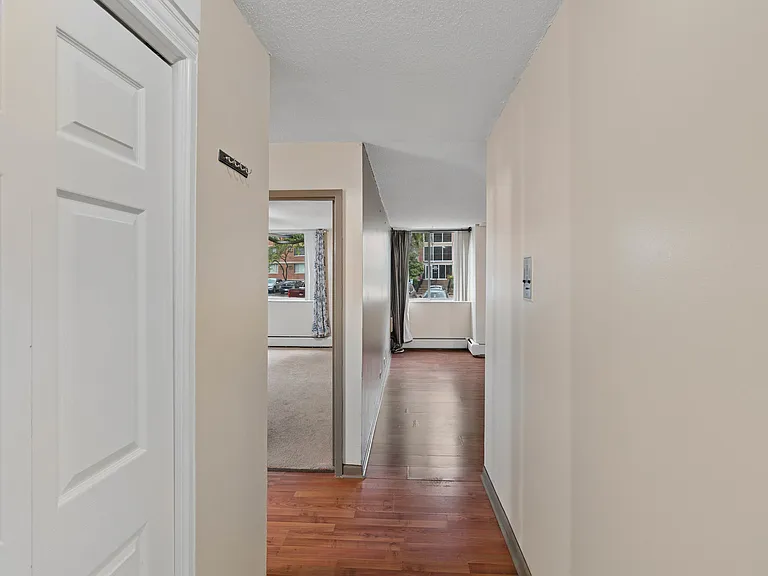 2211 S Stewart Ave #1A — Photo 5