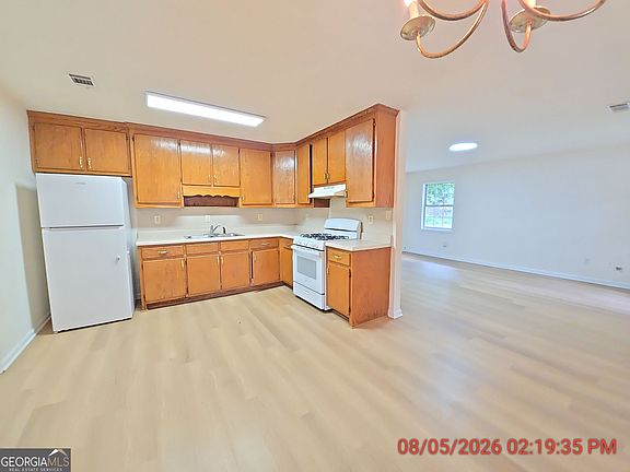 3rd image of 48 Phillips Dr